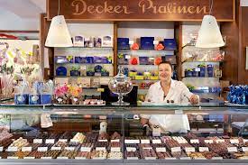 The path is very flat, you do not need any special equipment, sturdy shoes are recommended. Cafe Decker Staufen Breisgau Backerei Konditorei Confiserie