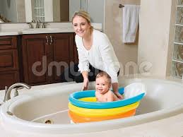 Bequemer baby mit in die badewanne nehmen beste choices jack. Bestway Up In Over Baby Badewanne Mit Kaufland De