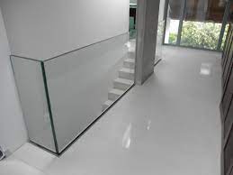 Viele wollen sie, schrecken aber vor den vermeintlich hohen preisen oder wegen sicherheitsbedenken, die wirklich leicht zu entkräften sind, zurück. Glasgelander Glasbrustungen Glastechnik Max Pauliel Gmbh