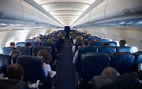 8 Tricks Wie Du Fast Immer Neben Einem Freien Sitz Fliegst Flugbegleiter Was Darf Ins Handgepack Airlines