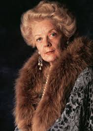 Maggie Smith As Wendy Darling In Hook The First Movie I Remember Seeing Her In It Came Out In 1991 I Would Have Been Maggie Smith Hook Movie Robin Williams
