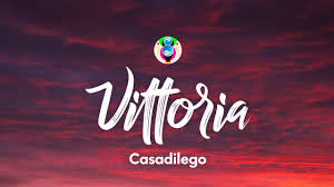 Studia pianoforte classico e suona anche la chitarra. Casadilego Vittoria Testo Lyrics Youtube