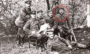 See full list on quipper.com Seperti Apa Hitler Saat Kecil Biografi Adolf Hitler