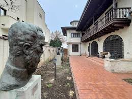 Muzeul zambaccian este un muzeu de artă aflat în bucureşti. Prin Muzeele BucureÈ™tiului O IncredibilÄƒ ColecÈ›ie De ArtÄƒ La Muzeul Zambaccian Hai La Plimbare O