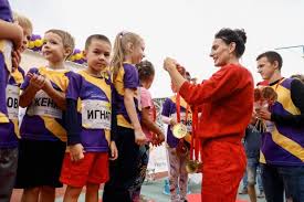 Maybe you would like to learn more about one of these? Elena Isinbaeva Dochka Zanimaetsya Sportivnoj Gimnastikoj V Volgogradskoj Shkole Volgogradskaya Pravda