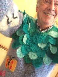 Former conservative mp gyles brandreth is also a tv personality and writer. Gyles Brandreth Auf Twitter Full Of The Joys Of Spring This Morning With Trees Leaves Bees Butterflies On My Jumper To Catch Its Full Glory Tune In To