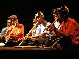 Terjadi perbedaan dalam mengartikan apa itu alat musik ritmis. Alat Musik Tradisional Saluang Asal Minangkabau Sumatera Barat