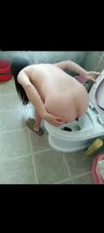 Cewek Berak nungging - ThisVid.com