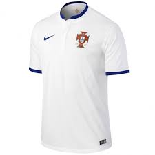 Ein trikot feurig wie ein portugiesischer wein. Portugal Nationalmannschaft Away Fussball Trikot 2014 15 Nike Sportingplus Passion For Sport