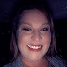 Laura Nipper's Instagram, Twitter & Facebook