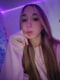 Avery Anna Singing Bathtub Hey There Delilah