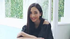 Seharusnya normalnya yang sudah punya suami dan sudah punya anak harusnya tahu diri dan bisa menjaga martabatnya dong. Ririn Dwi Ariyanti Hamil Anak Ketiga Showbiz Liputan6 Com