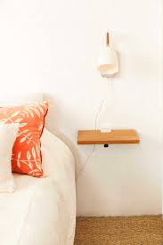Chevet suspendu au design moderne. Chevet Suspendu 19 Idees Deco De Table De Nuit Murale