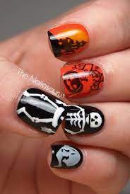 See more ideas about halloween nails, nails, halloween nail art. 48 Halloween Nail Art Ideas 2020 Easy Halloween Nail Polish Designs