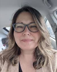 Beth Flack's Instagram, Twitter & Facebook