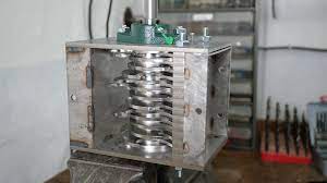 This counter top meat grinder grinds 2 pounds per minute with its cutter disc. Building A Hand Cranked Shredder For Recycling Plastics Cnc Kitchen