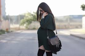 Un estilo juvenil y desenfadado para lucir. Look Embarazada Comodo Y Chic Con Vestido Kimono With Or Without Shoes Blog Influencer Moda Valencia Espana