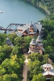 Discover the heart of the south through this compilation of arkansas's most beautiful towns. Castle Rogue S Manor Arkansas Vacations Arkansas Travel Beautiful Places To Visit