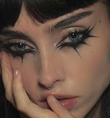 Kaylee LaRue (kayleelarue100)