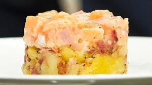Gerauchertes Tatar Vom Saibling Mit Gerosteten Speckkartoffeln Und Meerrettich Schaum Lebensmittel Essen Rettich Essen