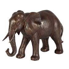Statuette Elephant Marron H18 Issa Maisons Du Monde Nel 2020 Souvenir Di Viaggio Elefanti Tendenze