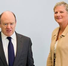 Localizza il bancomat di deutsche bank più vicino e trova informazioni dettagliate su tutte le filiali della tua zona. Deutsche Bank It Chefin Hammonds Auf Der Kippe Welt