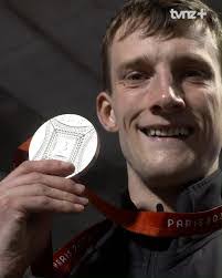 Gail Cartledge's Instagram, Twitter & Facebook