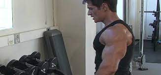 Cuckold watches his muscled wife riding a thick cock. Muscular Man With Huge Cock Is Posing In The Gym Zzgays Com