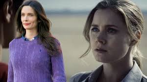 Anybody want to forget Amy's portrayal the more they watch Bitsie Tulloch's  Lois Lane? : r/SupermanAndLois