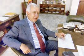 Ivan de jesus duque escobar was born on month day 1937, at birth place, to abdon duque villegas. A Sus 79 Anos Fallecio El Exministro De Minas Ivan Duque Escobar El Espectador