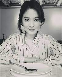Pin By Linh On Song Hye Kyo Song Hye Kyo Song Hye Kyo Style Couples Songs