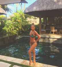 Sofia calzetti is an instagram star and a famous model, so she is a very wealthy person. Who Is Aymeric Laporte S Girlfriend Sara Botello And Does Man City Ace Have Children With Her