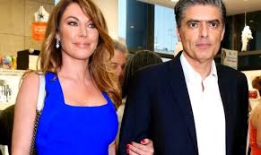 Αυτή είναι η γυναικάρα που παράτησε και διέλυσε τον γάμου του! Nikos Eyaggelatos Eirinika Gr