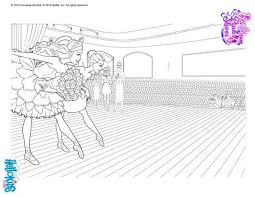 Tara Is Training Barbie Coloriage Page More Barbie Ballerina Coloring Sheets On Hellokids Com Coloring Pages Train Coloring Pages Barbie Coloring Pages