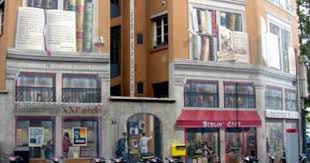Le Mur Des Ecrivains Lyon A L Angle De La Rue De La Platiere Et Du Quai De La Pecherie Y Figurent Environ 300 Ecriv Murals Street Art Street Art Lyon France