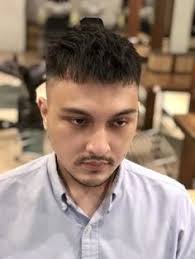 Potongan rambut pria ini sangat simpel, penuh gaya, dan cocok untuk semua jenis wajah. Creation By Suhe Rogers Salon Spa Dago Bandung