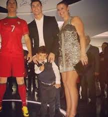 Kanye west está de novio con irina shayk, la ex de cristiano ronaldo y bradley cooper el músico fue visto de vacaciones en francia junto a la modelo rusa, tras romper con kim kardashian. Cristiano Ronaldo Irina Shayk And Death Entertainment Emirates24 7