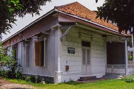 Surabaya, kota (city), capital of east java (jawa timur) propinsi (or provinsi; Indonesia S Last Synagogue An Intended Heritage Site Destroyed The Times Of Israel