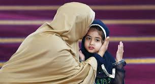 Dalam riwayat lain rasulullah saw bersabda: Rasulullah Baca Doa Al Mu Awwidzaat Lindung Diri Anak Anak Cucu Dari Gangguan Syaitan Kashoorga