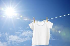 Ammoniak hilft leinen wieder weiß zu machen. 8 Tricks Um Weisse T Shirts Wieder Weiss Zu Bekommen