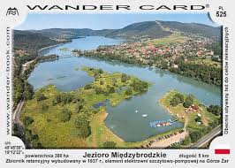 Z góry żar rozciąga się panorama na krainę jezior i zalewów. Jezioro Miedzybrodzkie