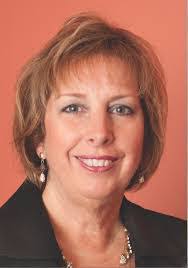 Kelly Custard's Instagram, Twitter & Facebook