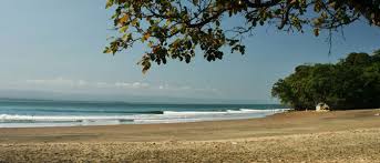 Pantai batu karas jawa barat menawarkan suasana alam yang tenang, gelombang laut yang bersahabat dengan pantainya yang indah. Batu Karas Beach Pangandaran Utiket