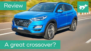 A new front fascia features an updated version of hyundai's hexagonal 'cascading grille,' framed on either side by newly designed projector headlights. Hyundai Tucson 2020 Review Youtube