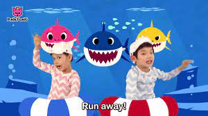 baby shark أغنية بيبي شارك مترجمة بالعربي التي هبلت العالم حتى ابن سوريا والبياتي youtube