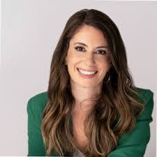 Holly Deaton's Instagram, Twitter & Facebook