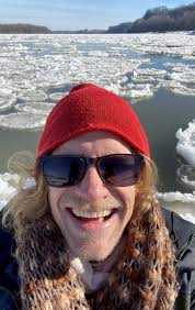 Disappearance of 'ice surfer' shakes Missouri's river enthusiasts