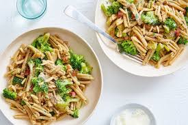 Broccoli Bacon Pasta With Toasted Almonds Marley Spoon Marley Spoon Recipes Bacon Pasta Delicious Vegetarian