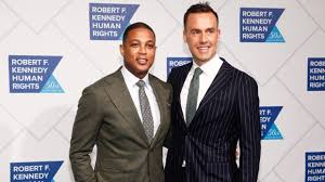 Both lemon and malone are wearing engagement rings. Don Lemon Salary Google æœå°‹