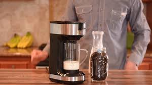 It comes with an easily refillable water tank and a heating component and uses coffee pods or coffee capsules, small enclosed items containing ground coffee. Best Single Service Coffee Makers 2019 Buyer S Guide Better